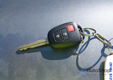 2018 Toyota Highlander Le z USA, uszkodzony, nr VIN 5TDBZRFHXJS870840